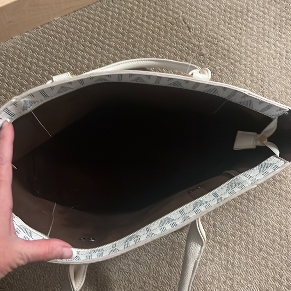 purse - Picture 2 of 2